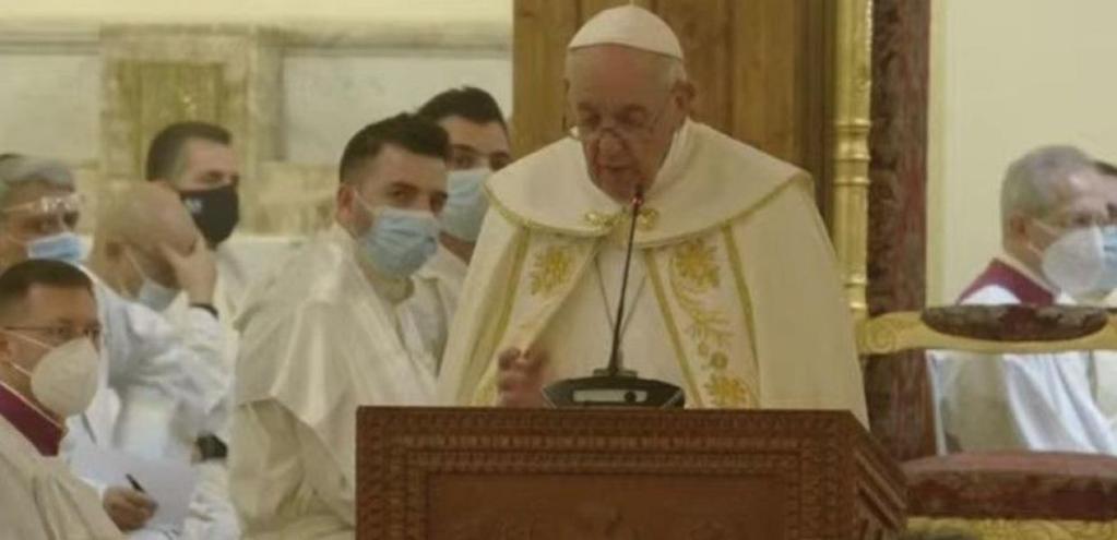 Ιράκ: Ο Πάπας τελεί την πρώτη του λειτουργία ενώπιον πιστών στο Ιράκ