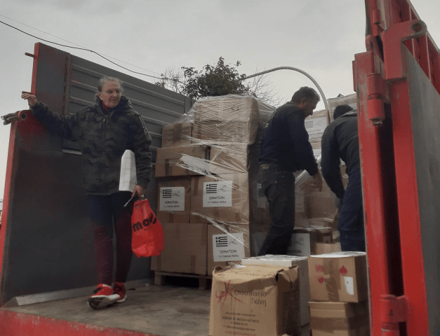 Μεταφορά 20 τόνων ανθρωπιστικής βοήθειας στην Τουρκία από τη Λέσβο