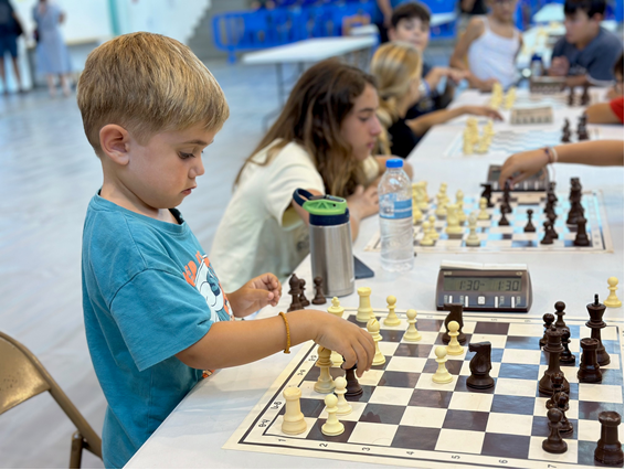 Λιλιπούτιοι και βετεράνοι στον σκακιστικό «Ίκαρο»