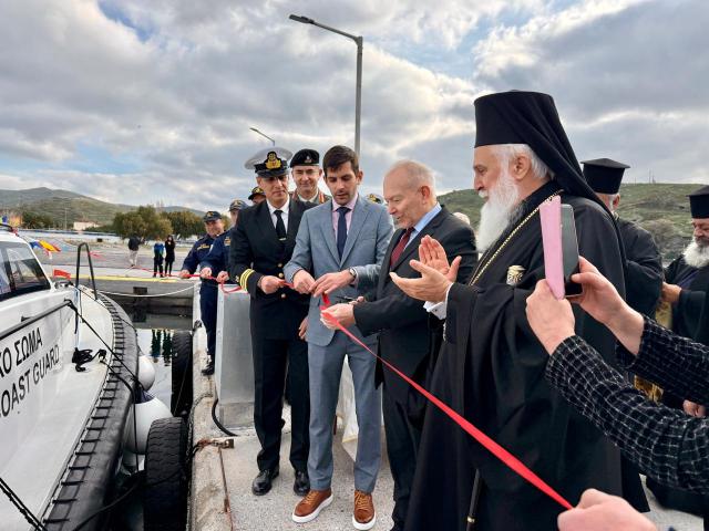 Εγκαίνια πλωτού ασθενοφόρου στον Άγιο ευστράτιο